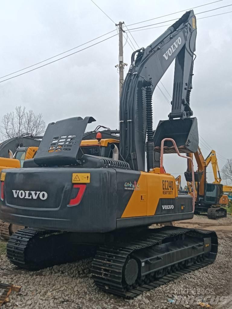 Volvo EC 240 Crawler excavators