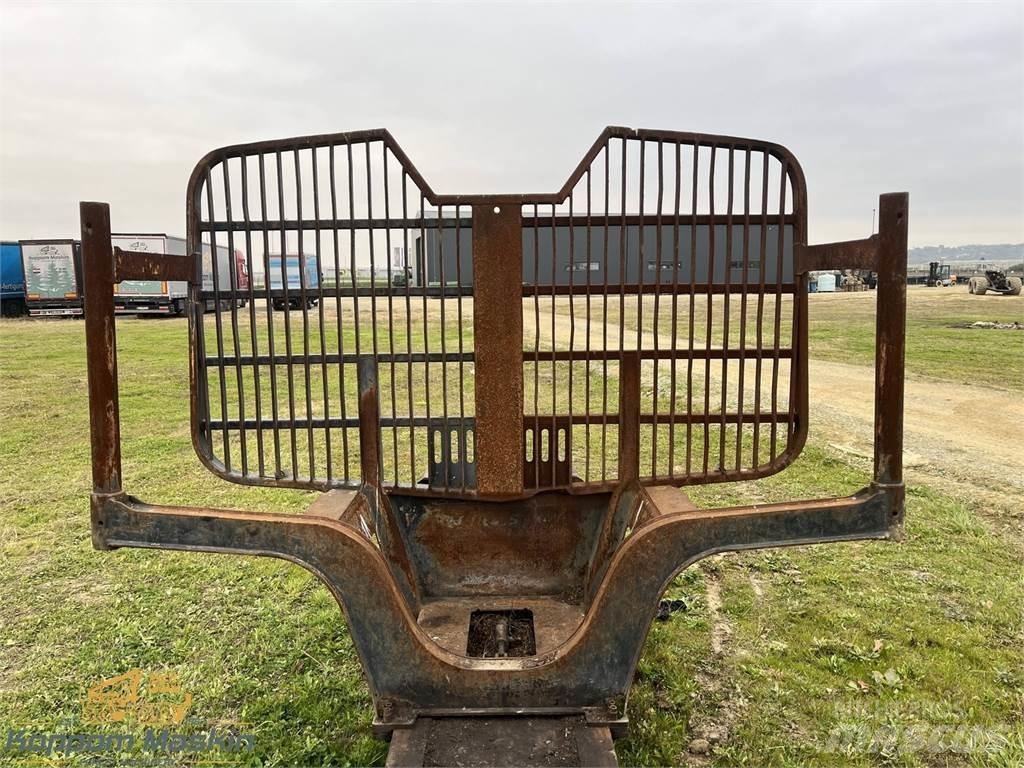 John Deere 1210E Other components