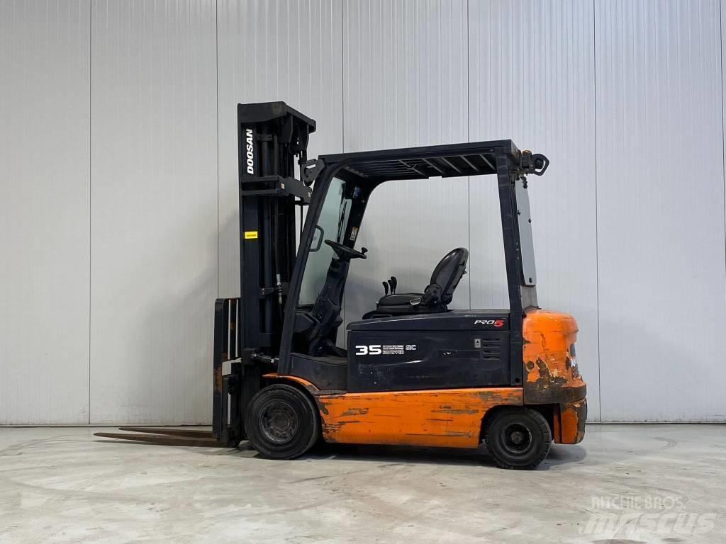 Doosan B35X-5 Electric forklift trucks