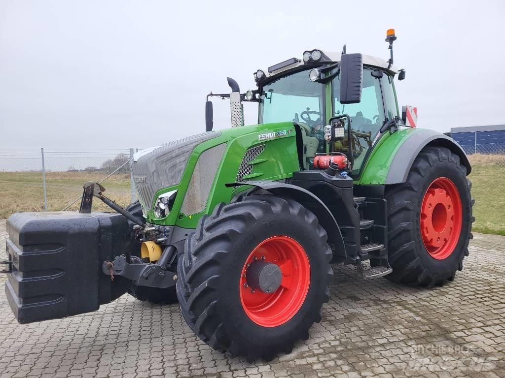Fendt 828 Vario Tractors