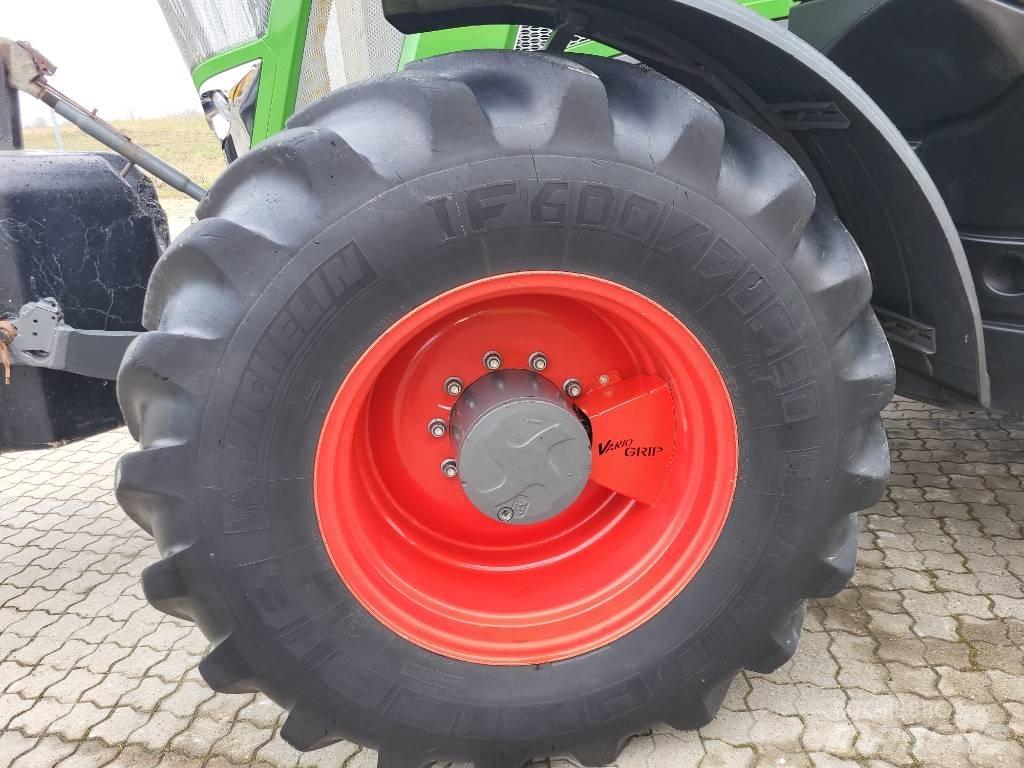 Fendt 828 Vario Tractors
