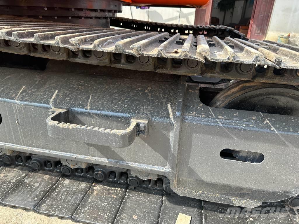 Doosan DX 160 LC Crawler excavators