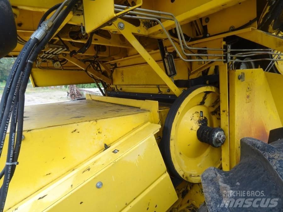 New Holland TC 54 Combine harvesters