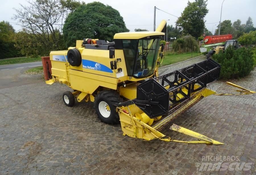 New Holland TC 54 Combine harvesters