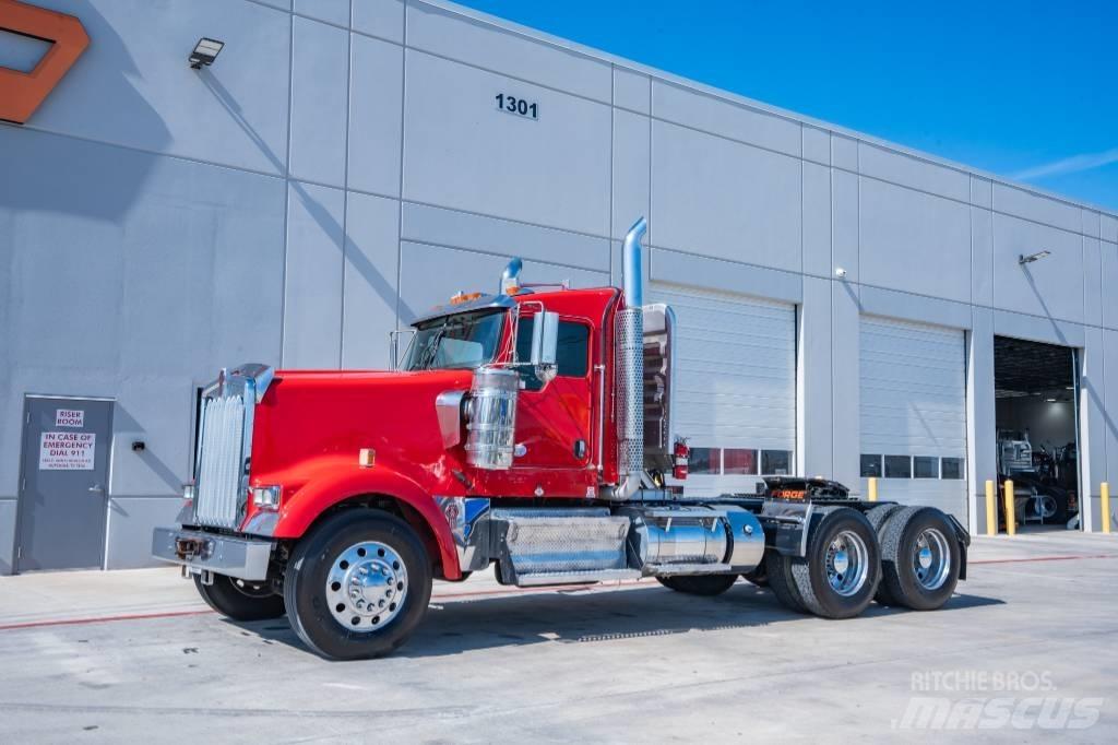 Kenworth W 900 Prime Movers