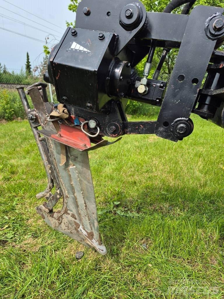 Ditch Witch R300 Trenchers