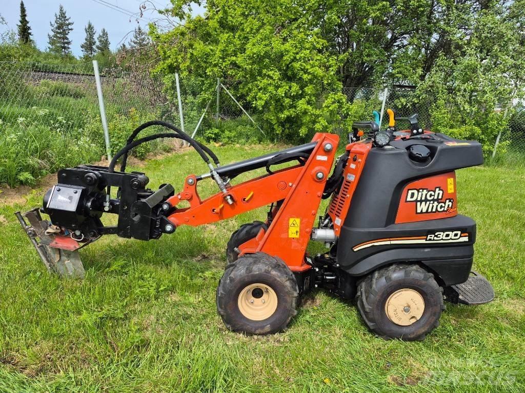 Ditch Witch R300 Trenchers