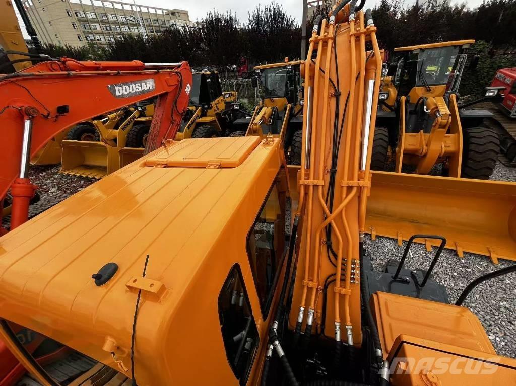 Hyundai 150W-9 Wheeled excavators