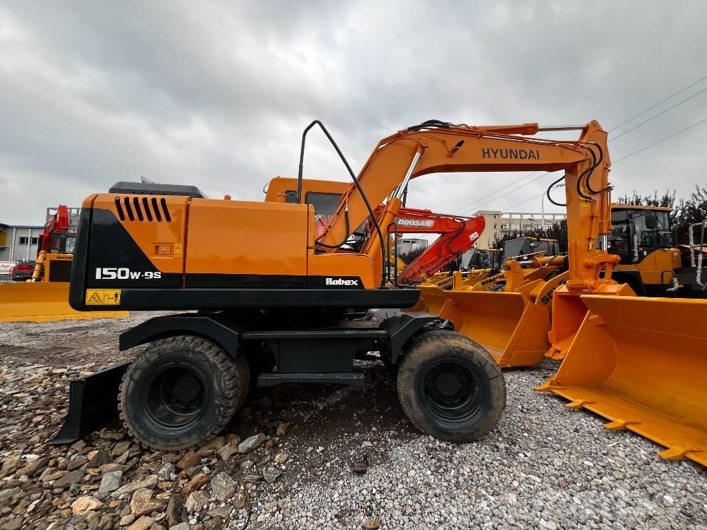 Hyundai 150W-9 Wheeled excavators