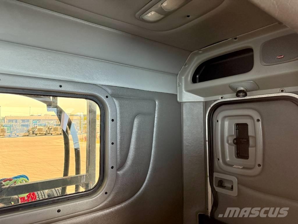 Peterbilt 389 Prime Movers