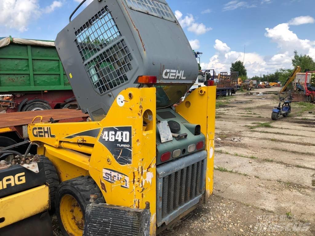 Gehl 4640 FOR PARTS Skid steer loaders