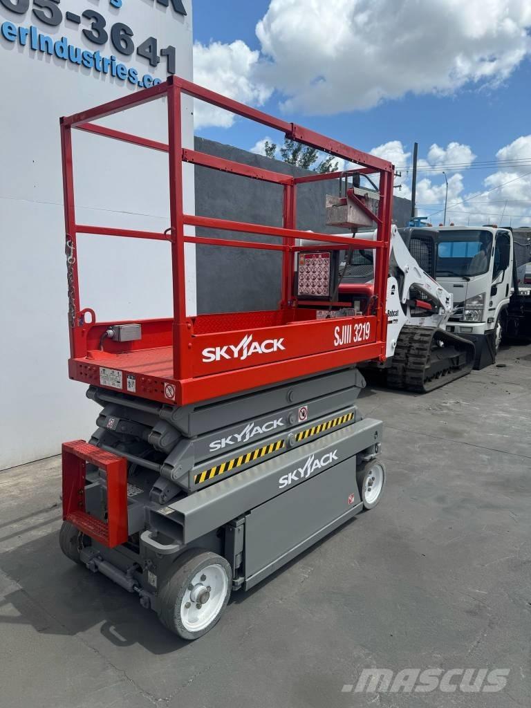 SkyJack SJ III 3219 Scissor lifts