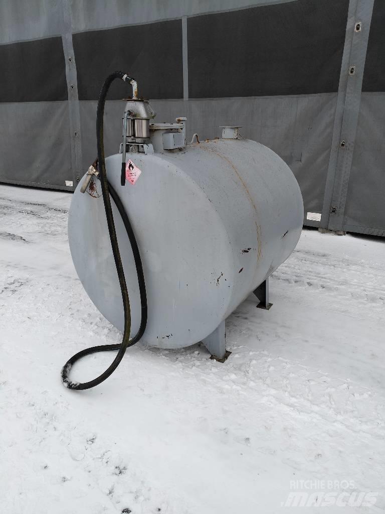  Farmarisäiliö 1300 L Farm machinery