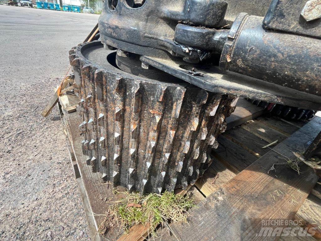 Komatsu S92 Harvester heads