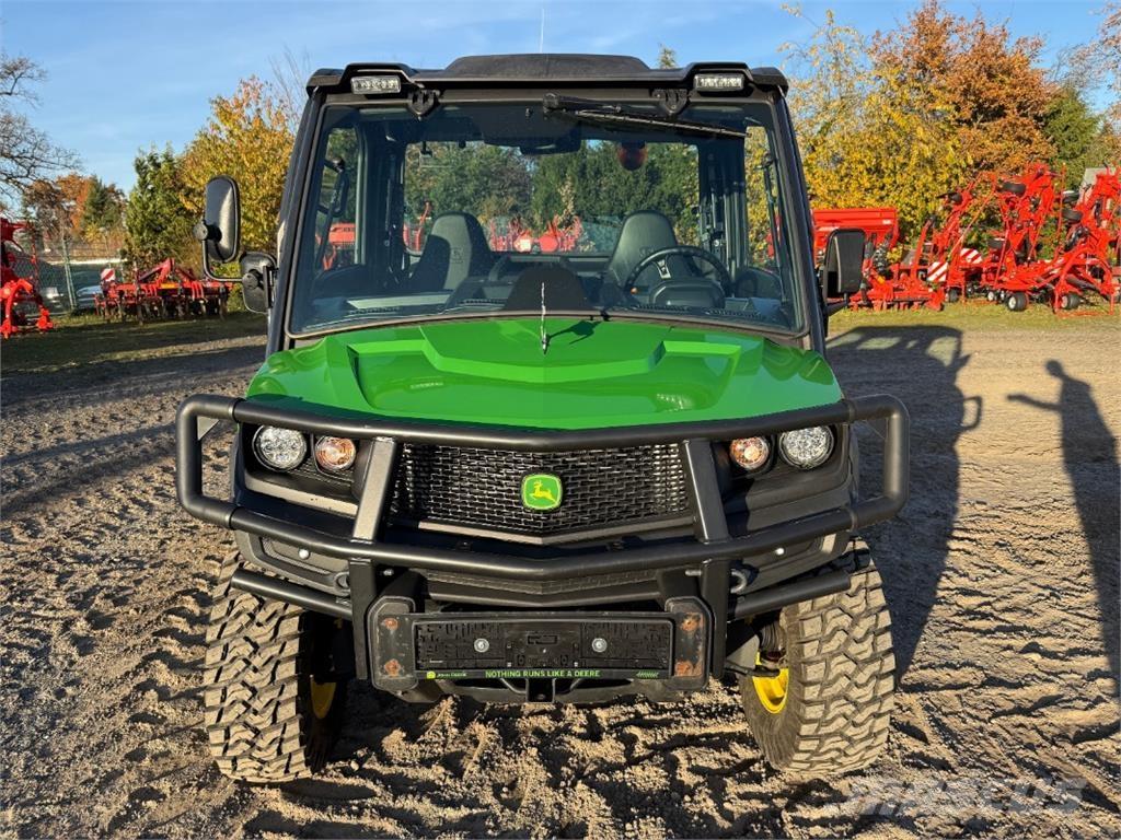 John Deere 835M Farm machinery