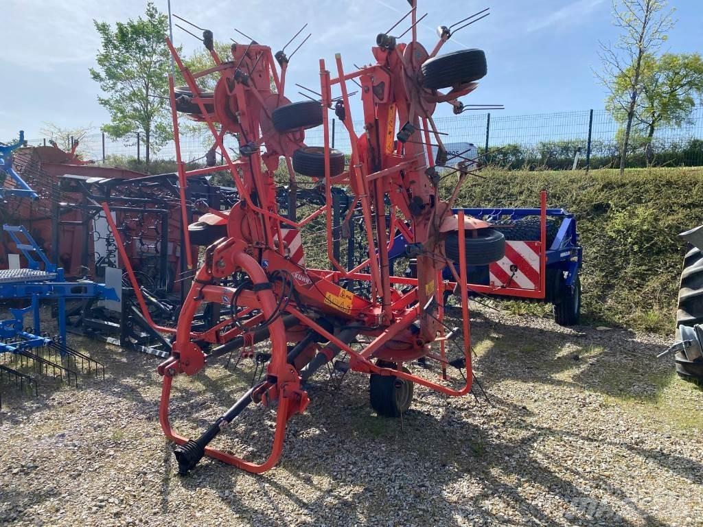 Kuhn GF8702 Rakes and tedders