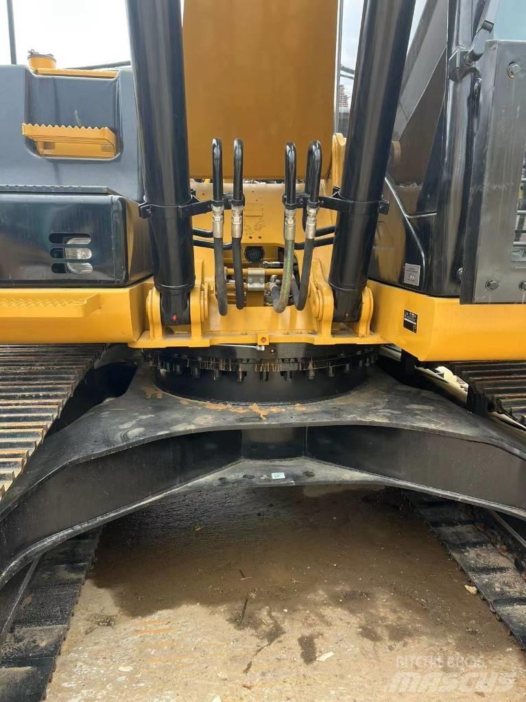 CAT 320 Crawler excavators