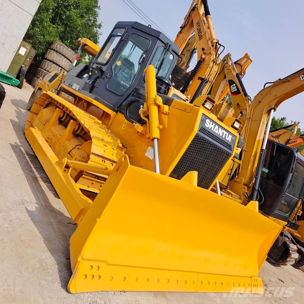 Shantui SD 16 Crawler dozers