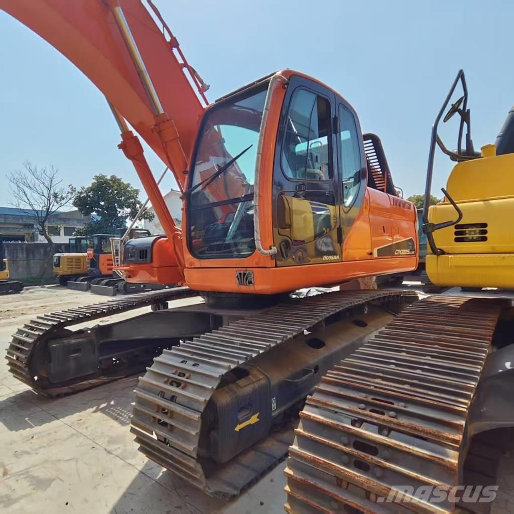 Doosan DX225LC-9C Crawler excavators