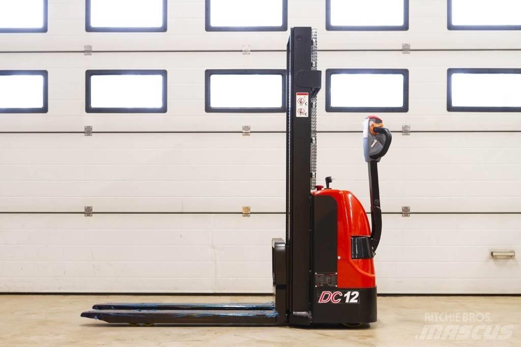 Heli CDD 12 Pedestrian stacker