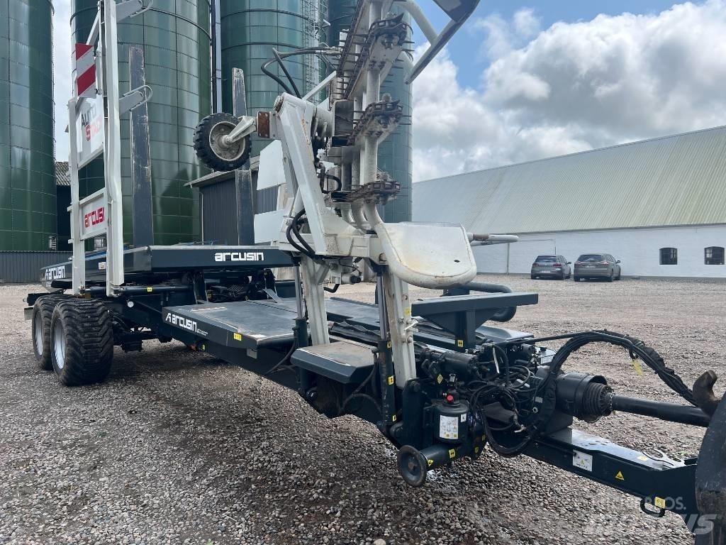 Arcusin AutoStarcker Bale trailers
