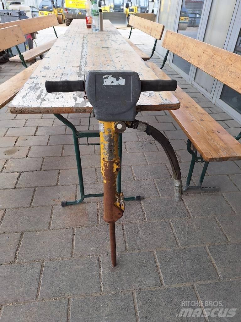 Atlas Copco LH 180 Hammers / Breakers