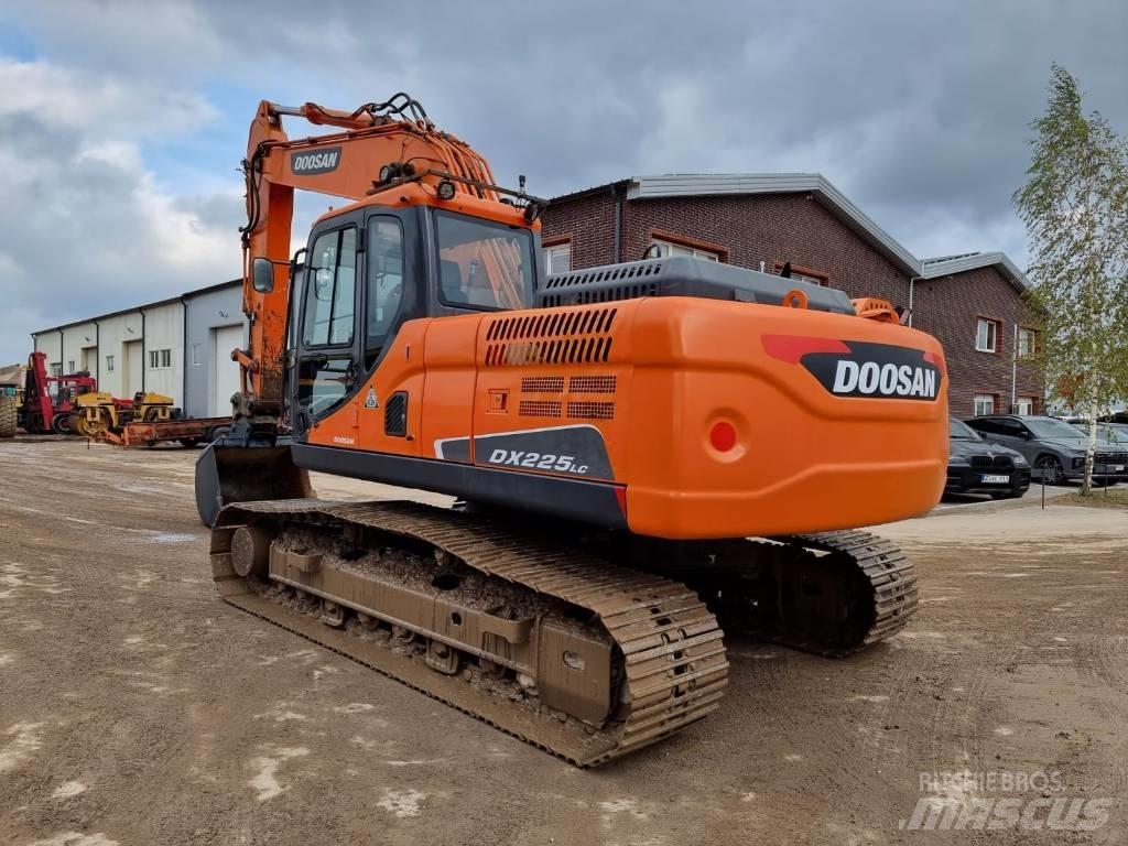 Doosan DX 225 LC-3 Crawler excavators
