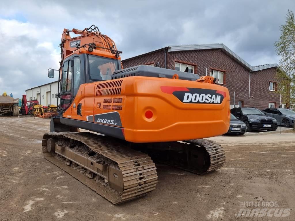 Doosan DX 225 LC-3 Crawler excavators