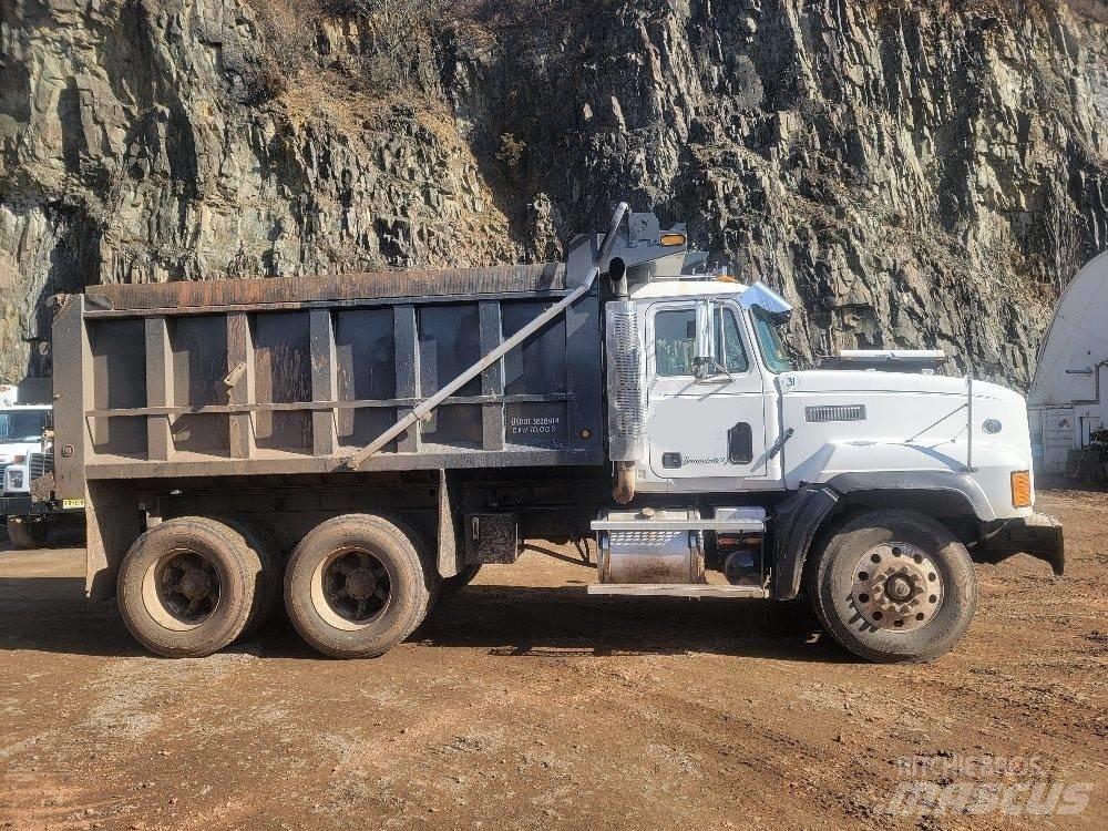 Mack CL 713 Tipper trucks