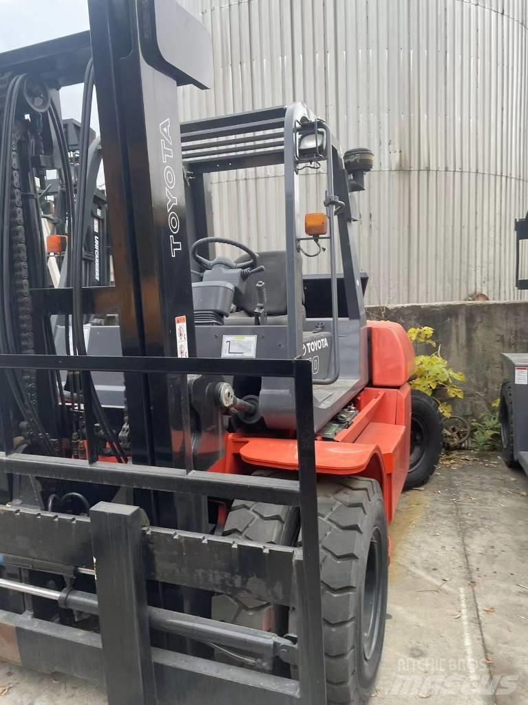 Toyota 7 Ton Diesel trucks