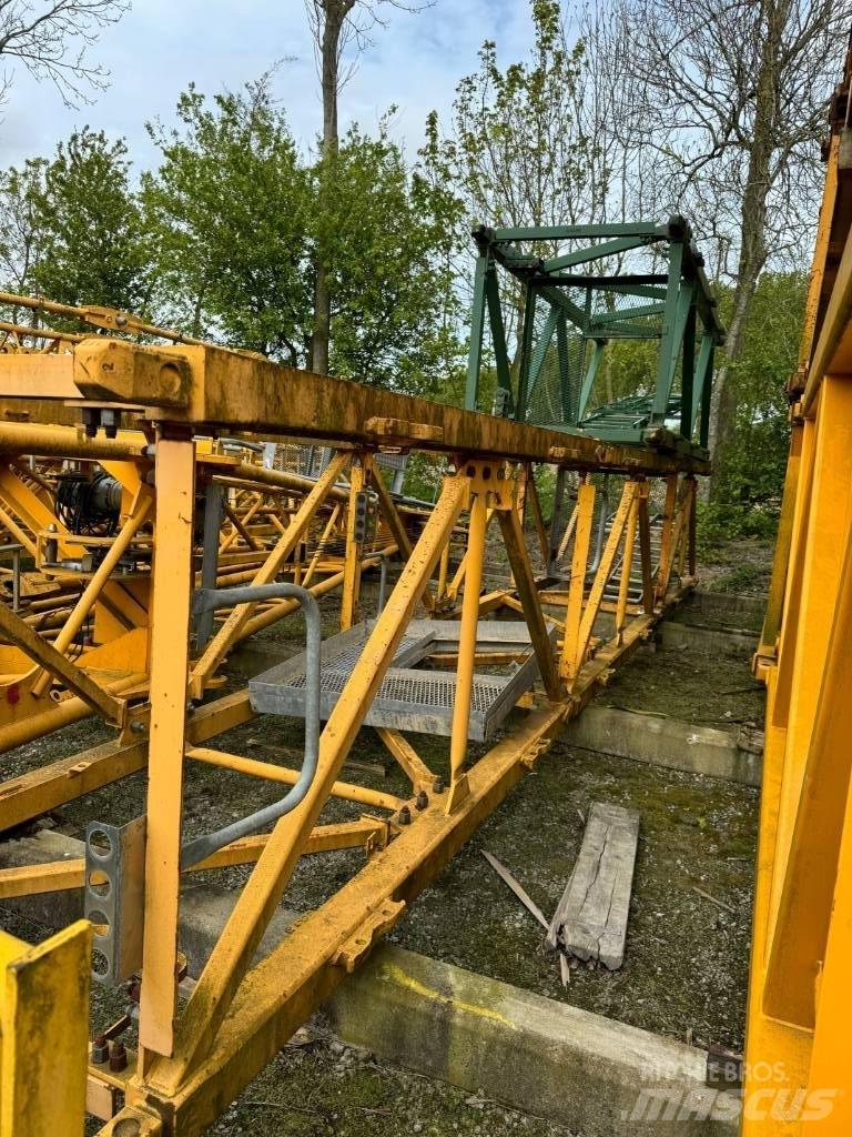 Potain MD 238 A Tower cranes