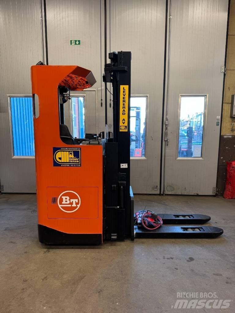 BT SRE 160 L Self propelled stackers