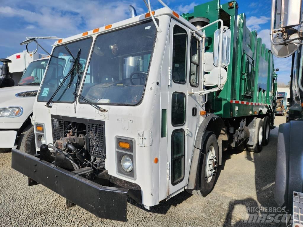 Mack LE Waste trucks