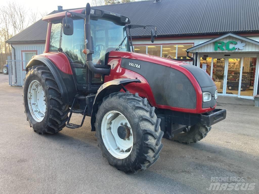 Valtra T 120 Tractors