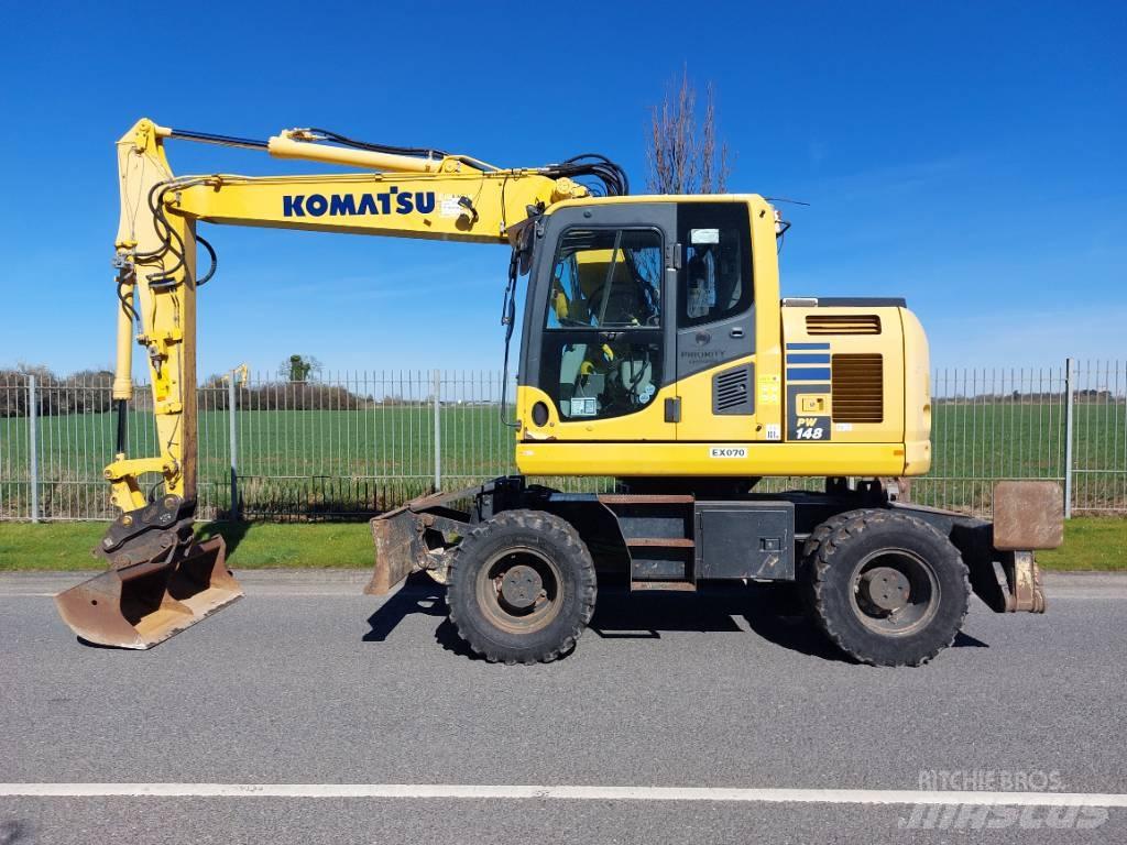 Komatsu PW148-10 Wheeled excavators