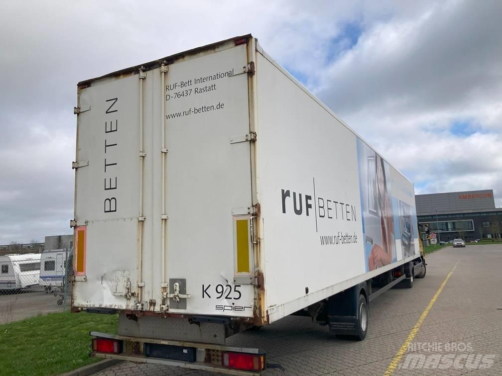 Mercedes-Benz 822 Prime Movers
