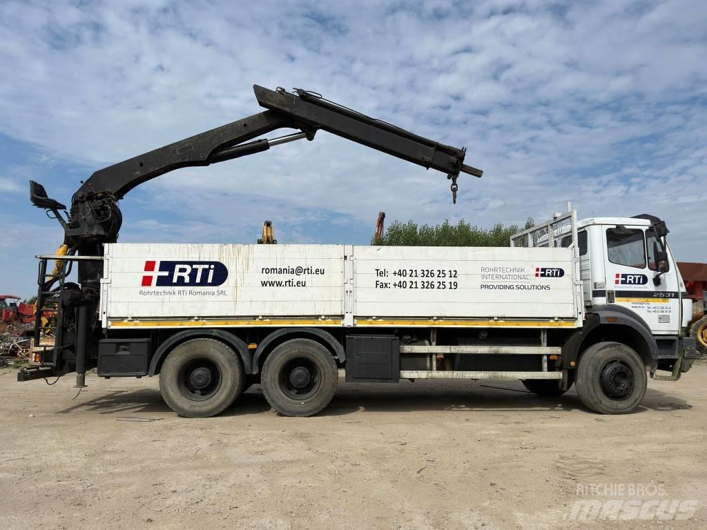 Mercedes-Benz 2531 Truck mounted cranes