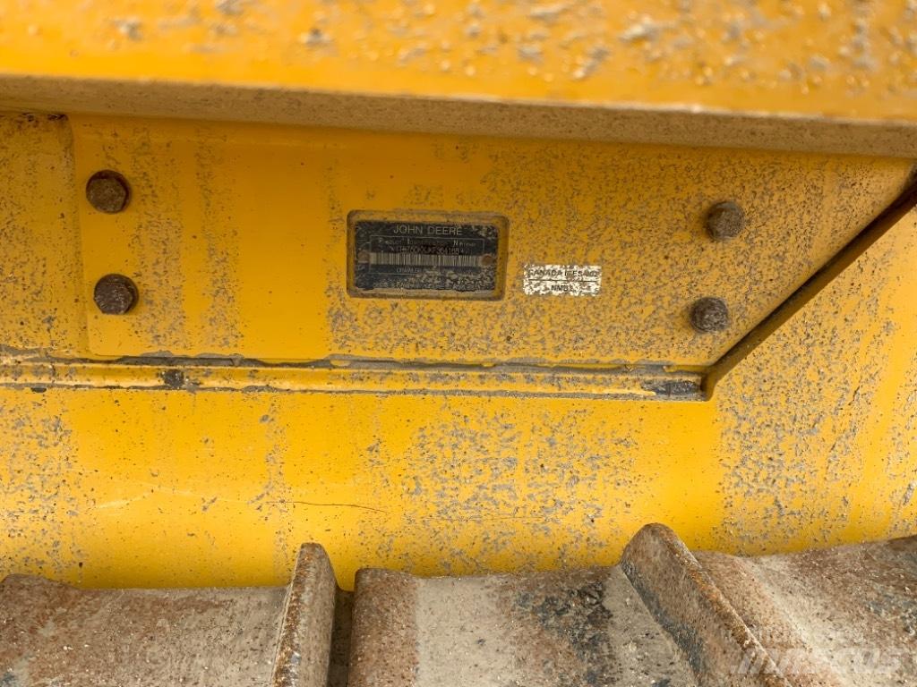 DEERE 750K Crawler dozers