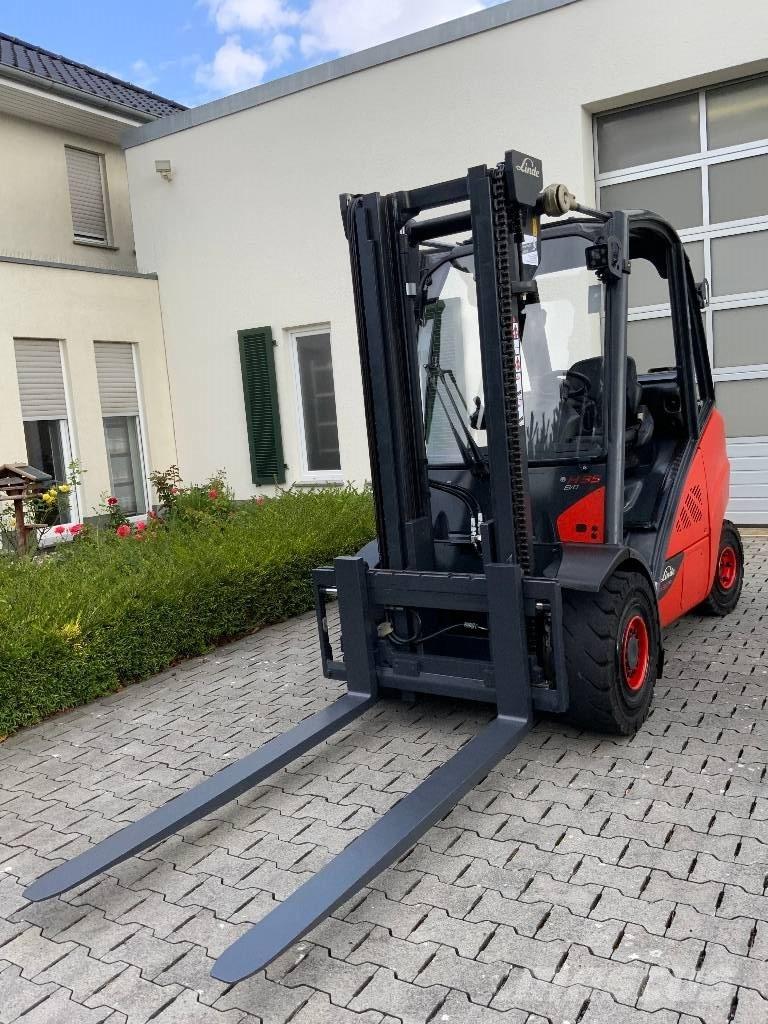 Linde H35T-02 LPG trucks