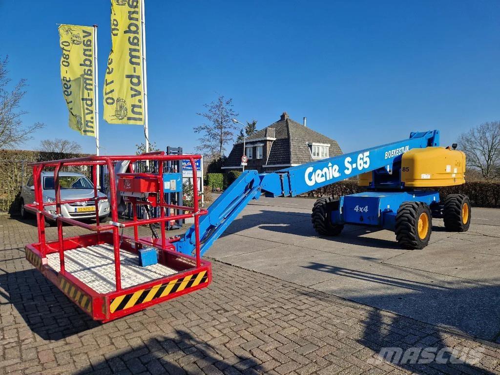 Genie S65 4X4 Telescopic boom lifts