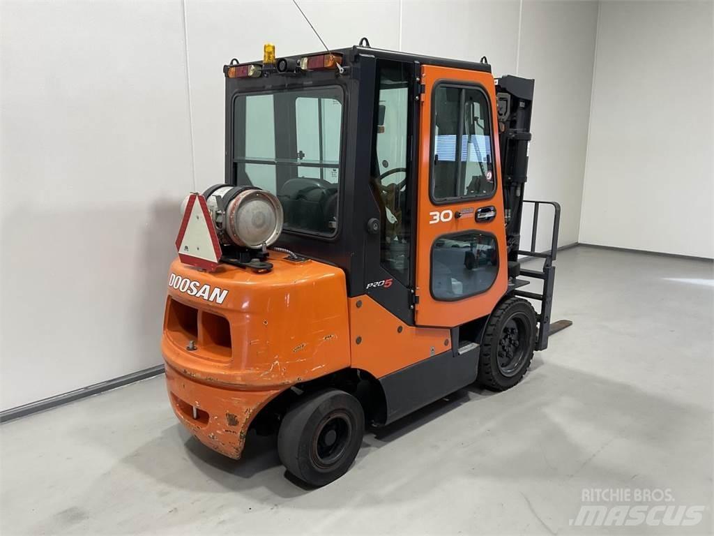 Doosan G30E-5 LPG trucks