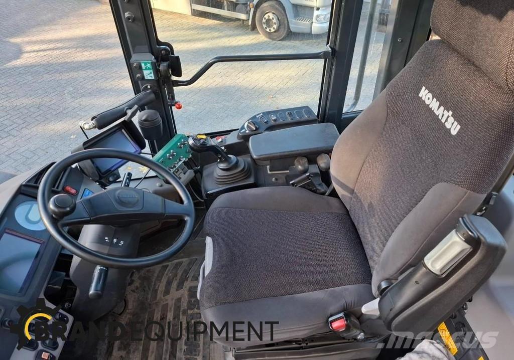 Komatsu WA270-7 Wheel loaders