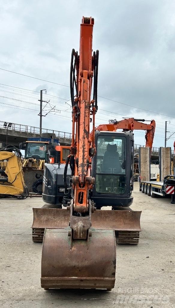 Hitachi Zaxis 85 USB Mini excavators  7t - 12t