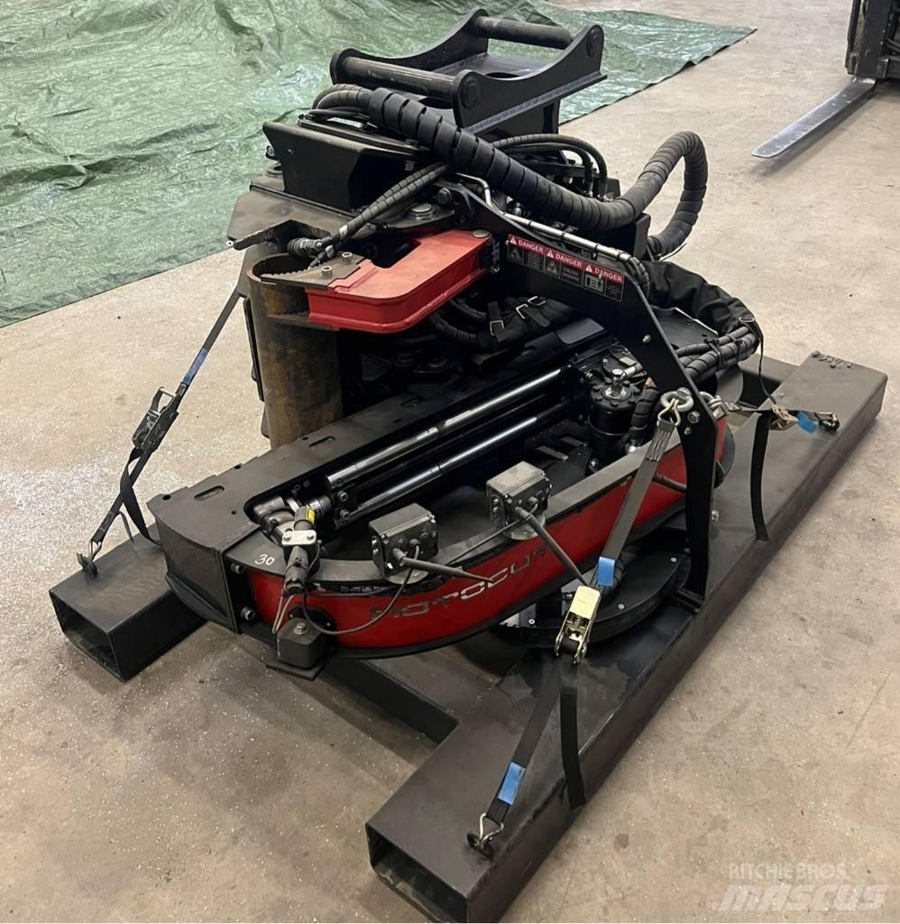  Motocut M-170S Pile breakers