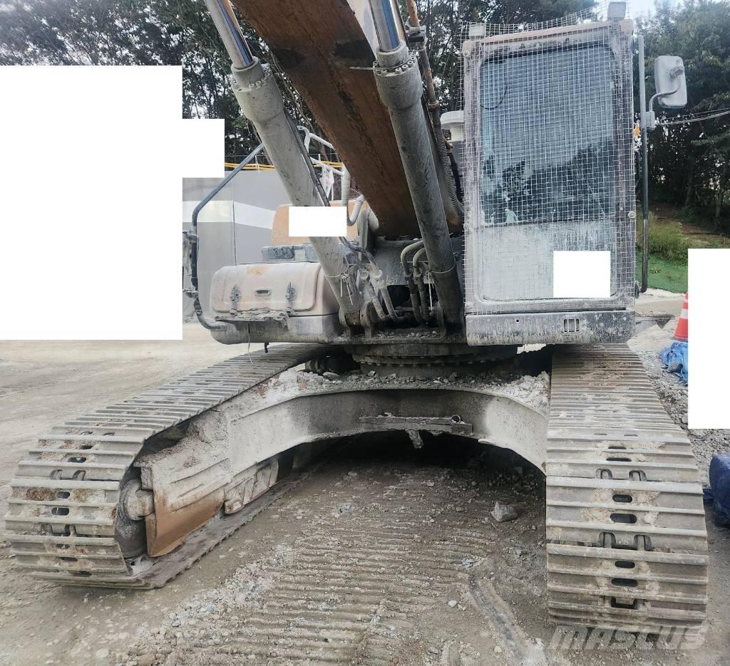 Hyundai HX300 Crawler excavators