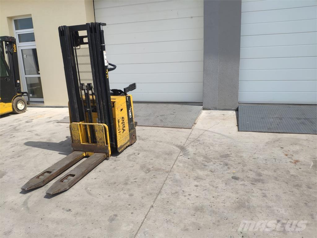 Yale MS15X IL Self propelled stackers