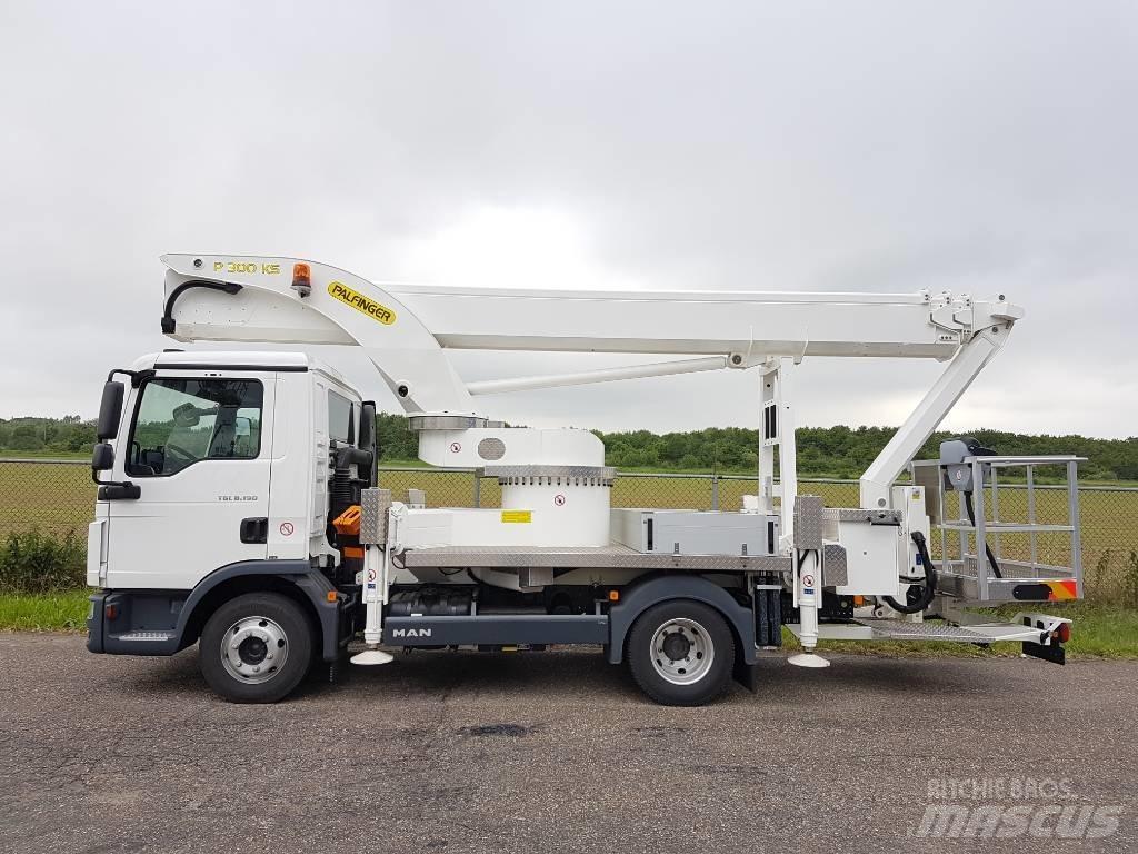 Palfinger P 300 KS Truck mounted platforms
