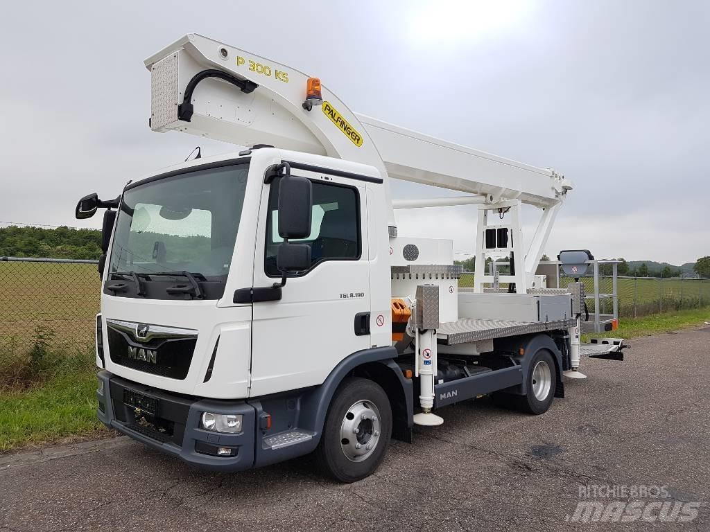 Palfinger P 300 KS Truck mounted platforms