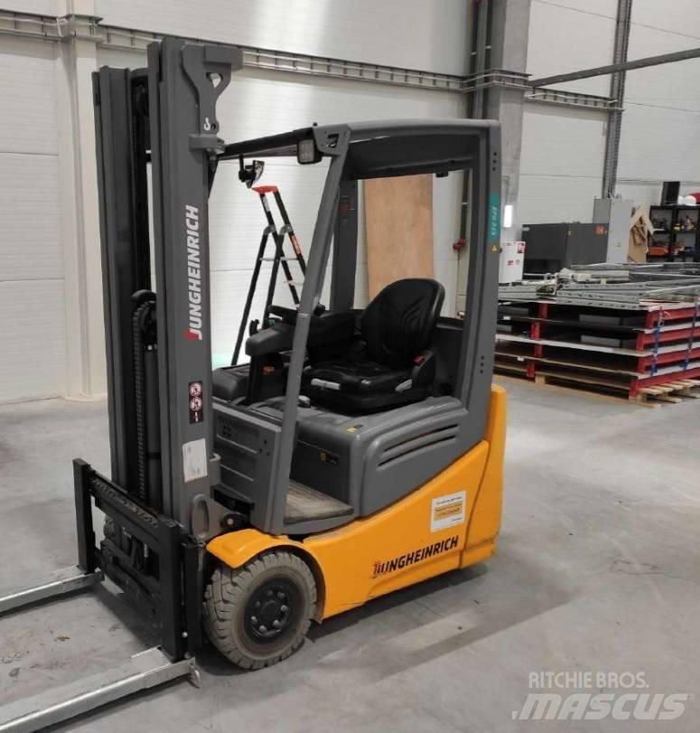 Jungheinrich EFG 215 Electric forklift trucks