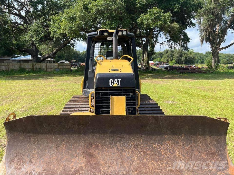 CAT D 3 K 2 LGP Crawler dozers